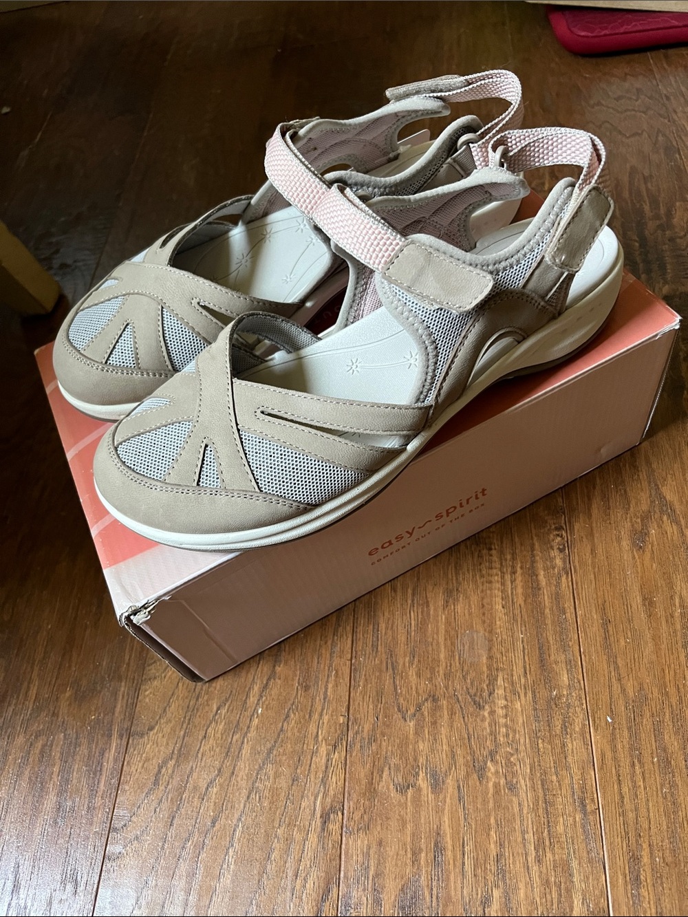 Women’s 10med Easy Spirit SPLASH taupe and Light Pink Slip-On sandals explore24